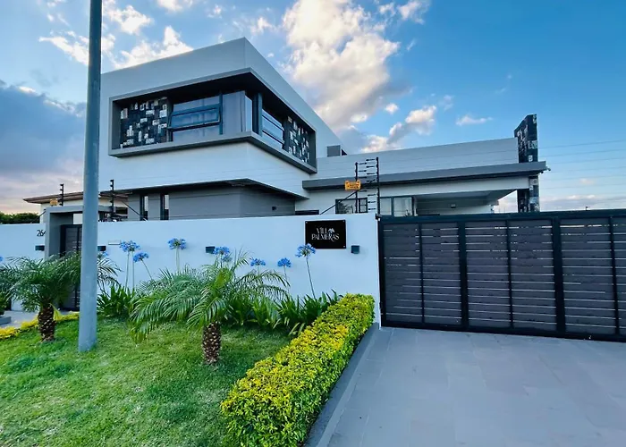 Villa Palmeras 4-Bedroom Ac Premium Central Oasis - Newly Refreshed
