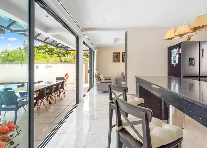 Balaclava Star, Luxury 5Br Villa With Pool By Ihr